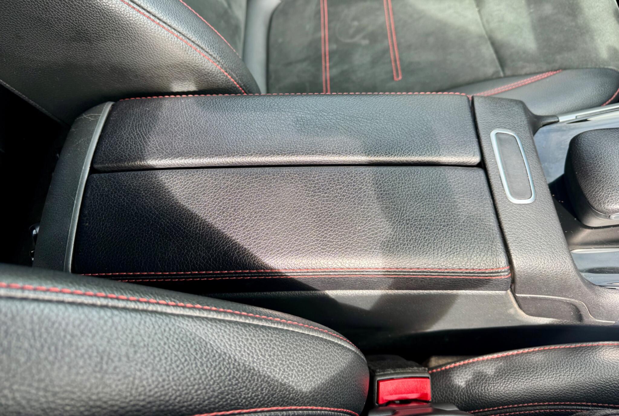 Mercedes-Benz GLB view 30