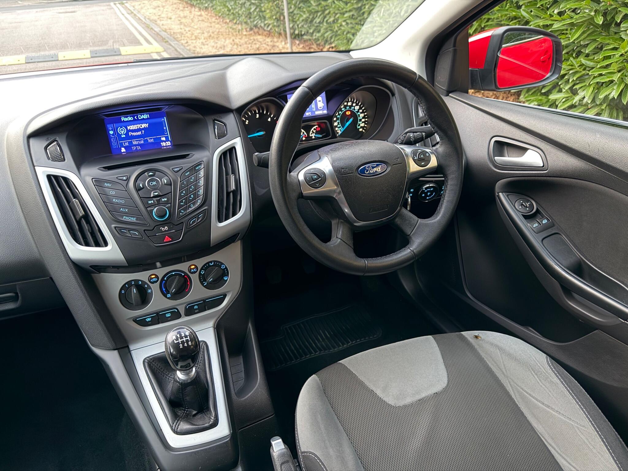 Ford Focus view 15