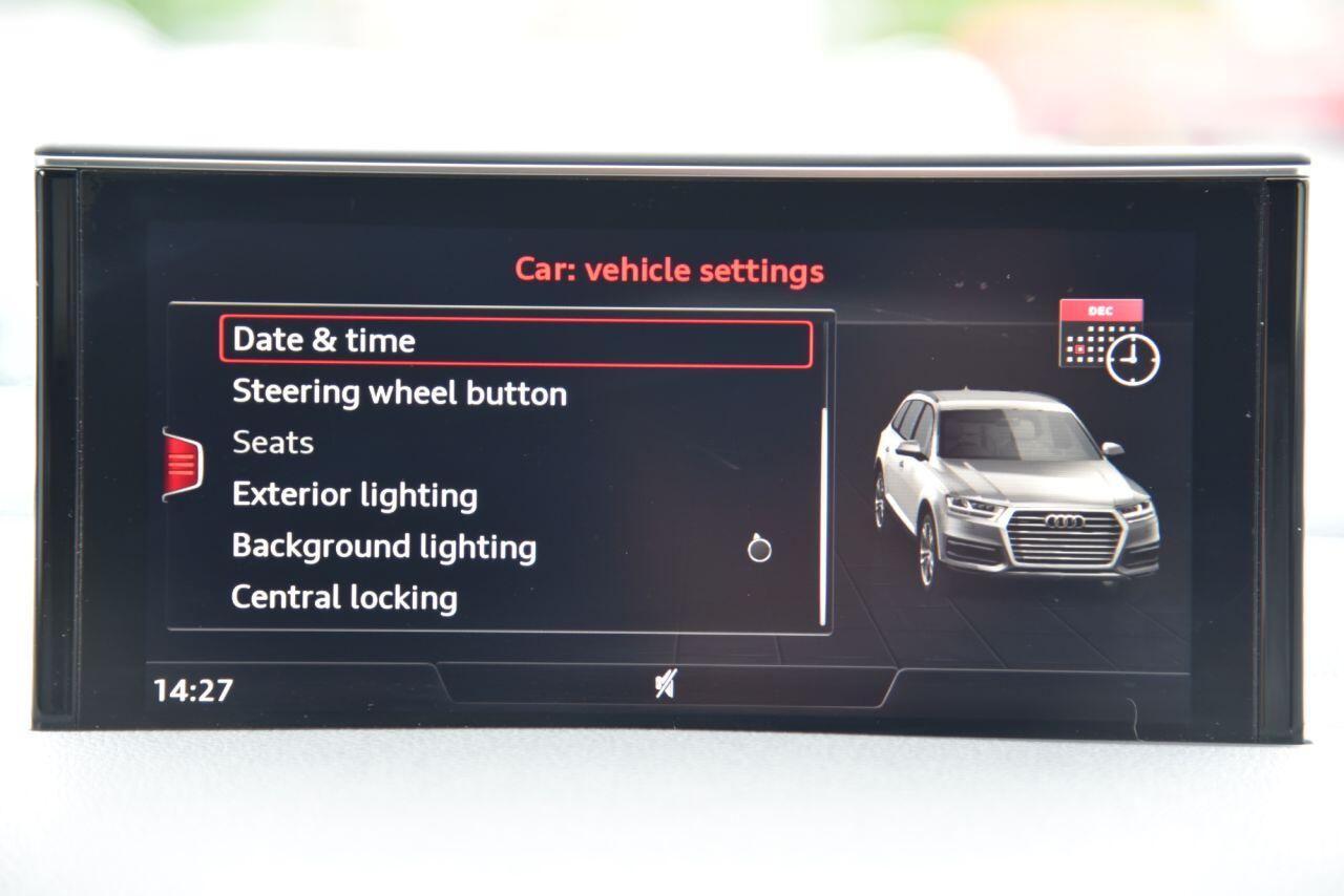 Audi Q7 view 43