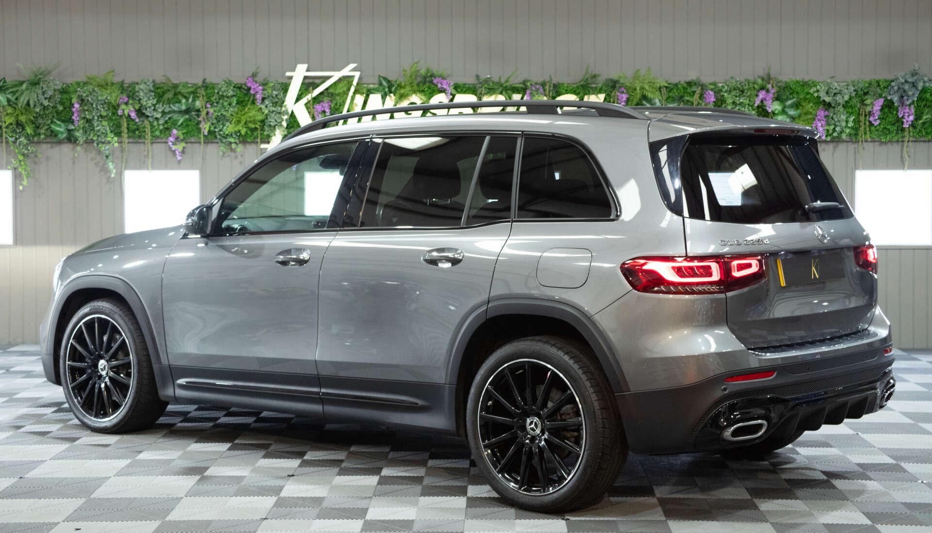 Mercedes-Benz GLB view 23