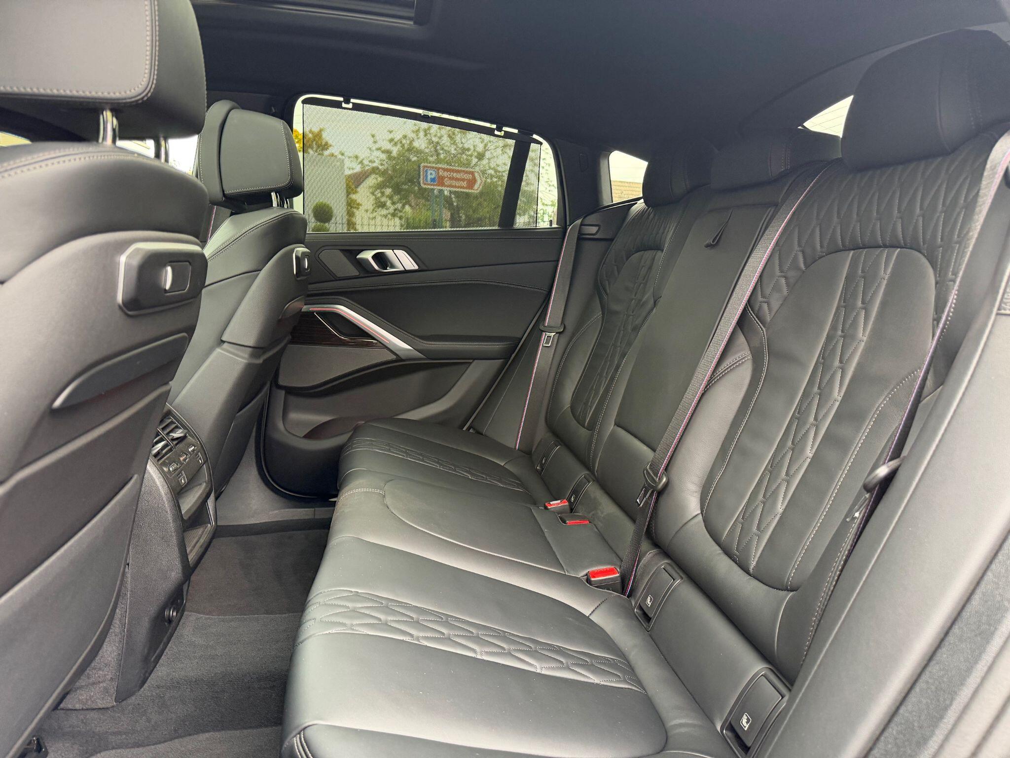 BMW X6 view 21