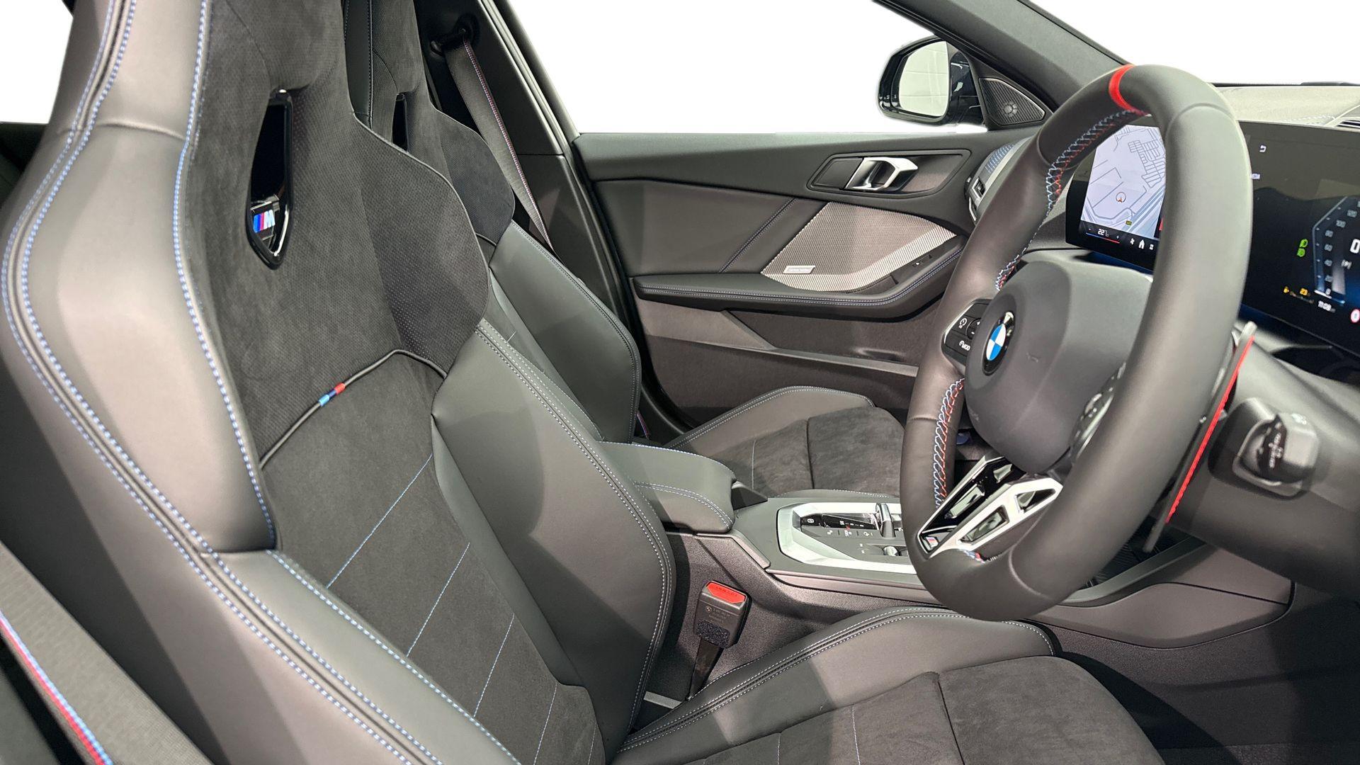 BMW 1 Series view 11
