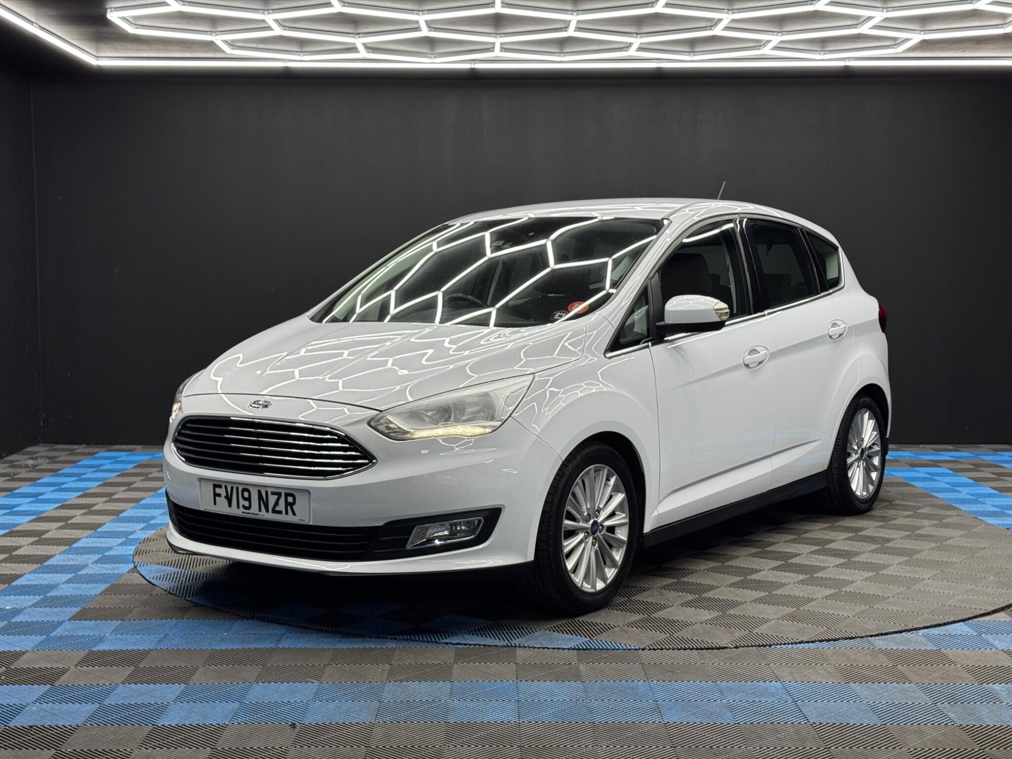 Ford C-Max view 3
