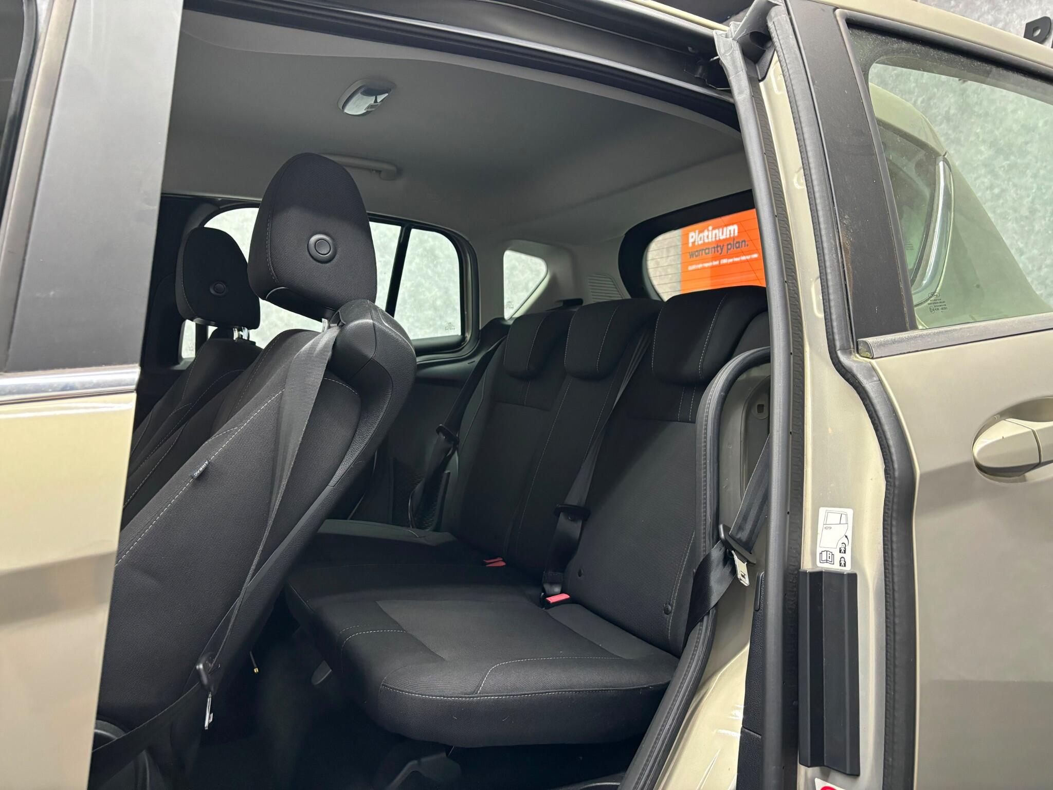 Ford B-Max view 10