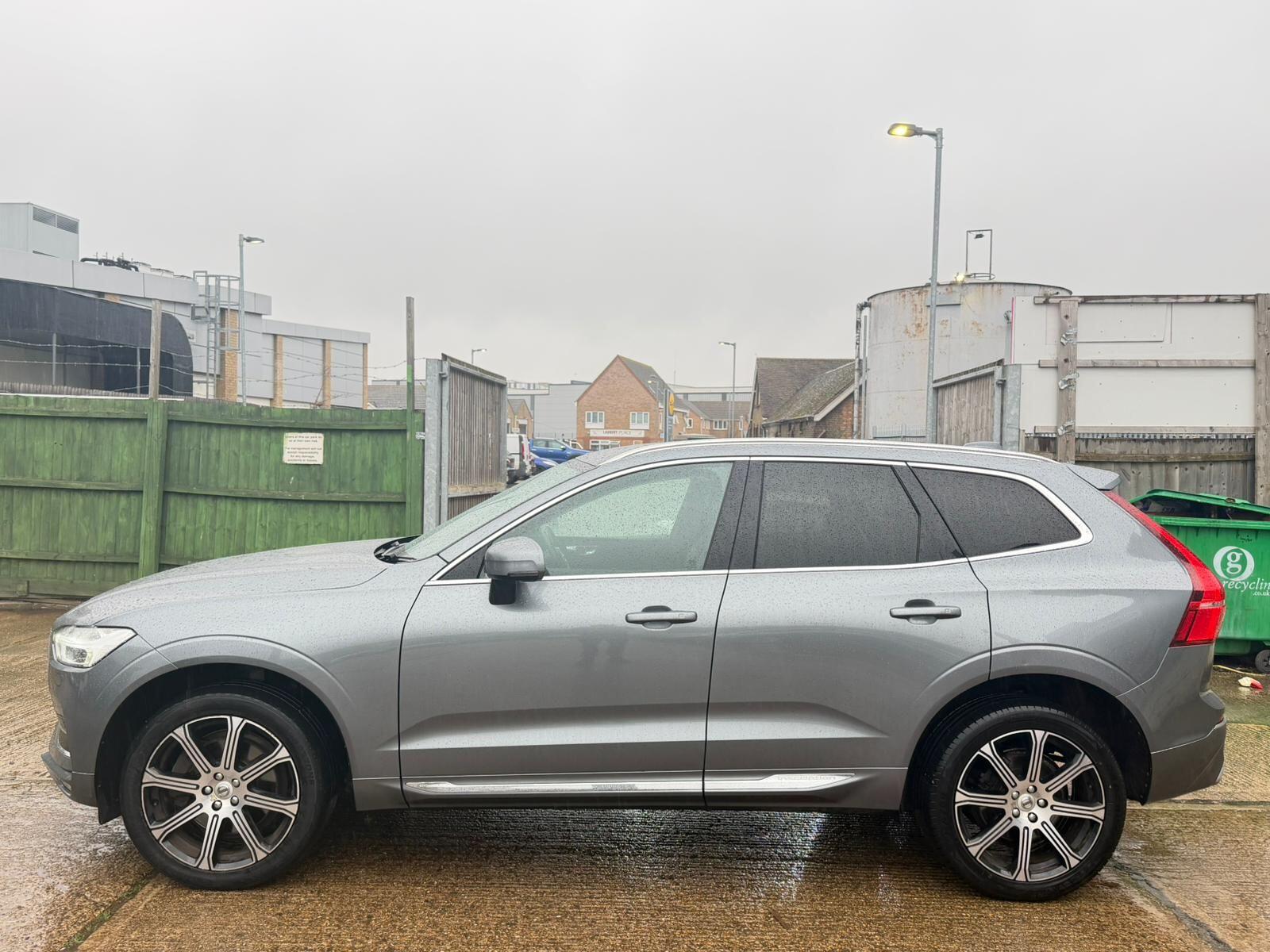 Volvo XC60 view 8