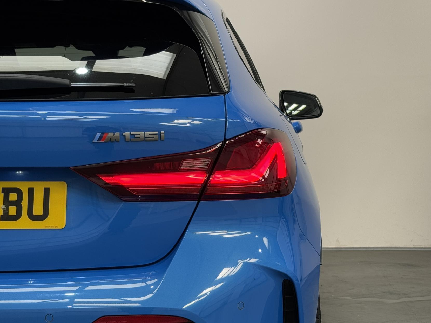BMW 1 Series view 15