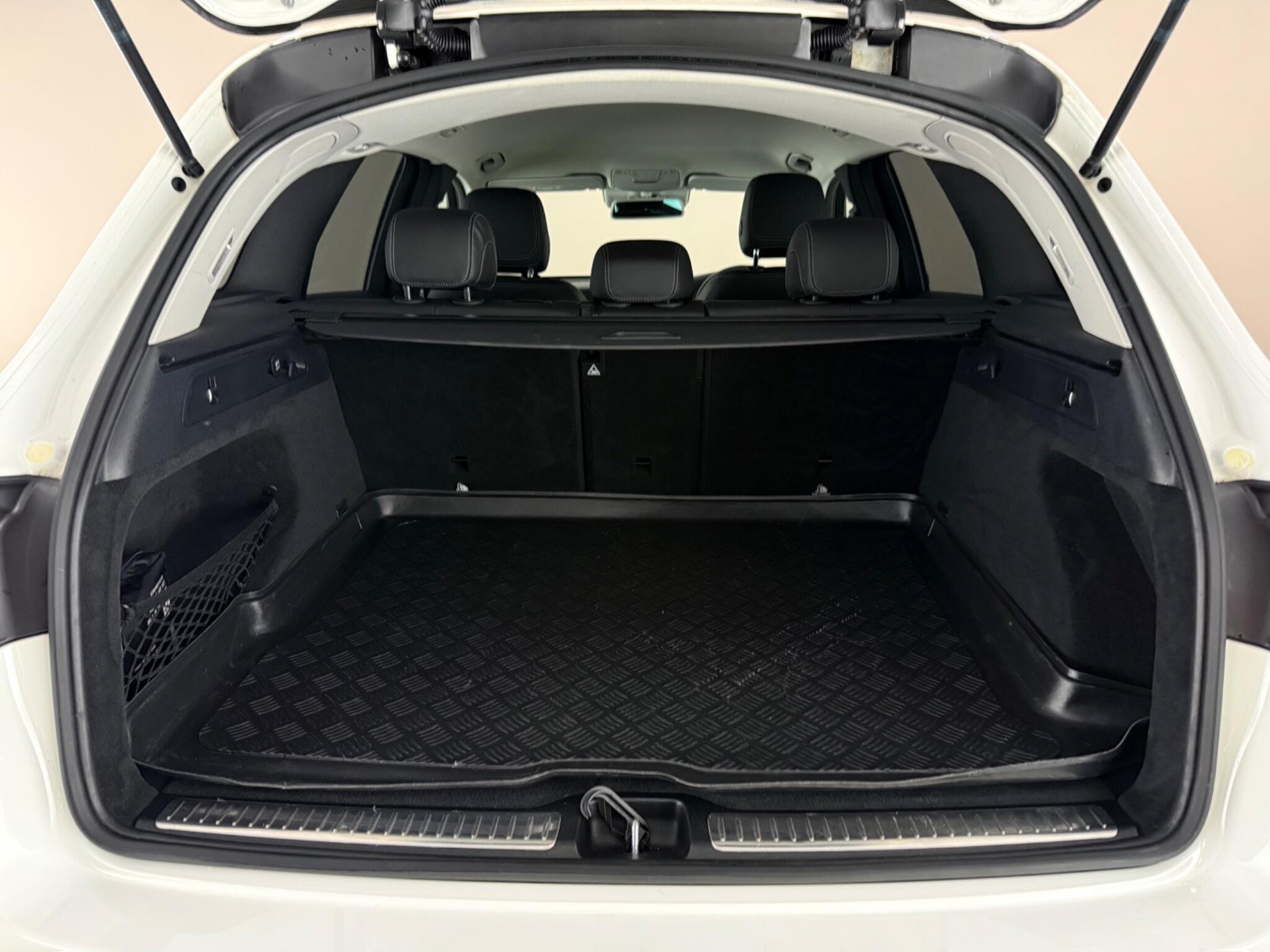 Mercedes-Benz GLC view 10