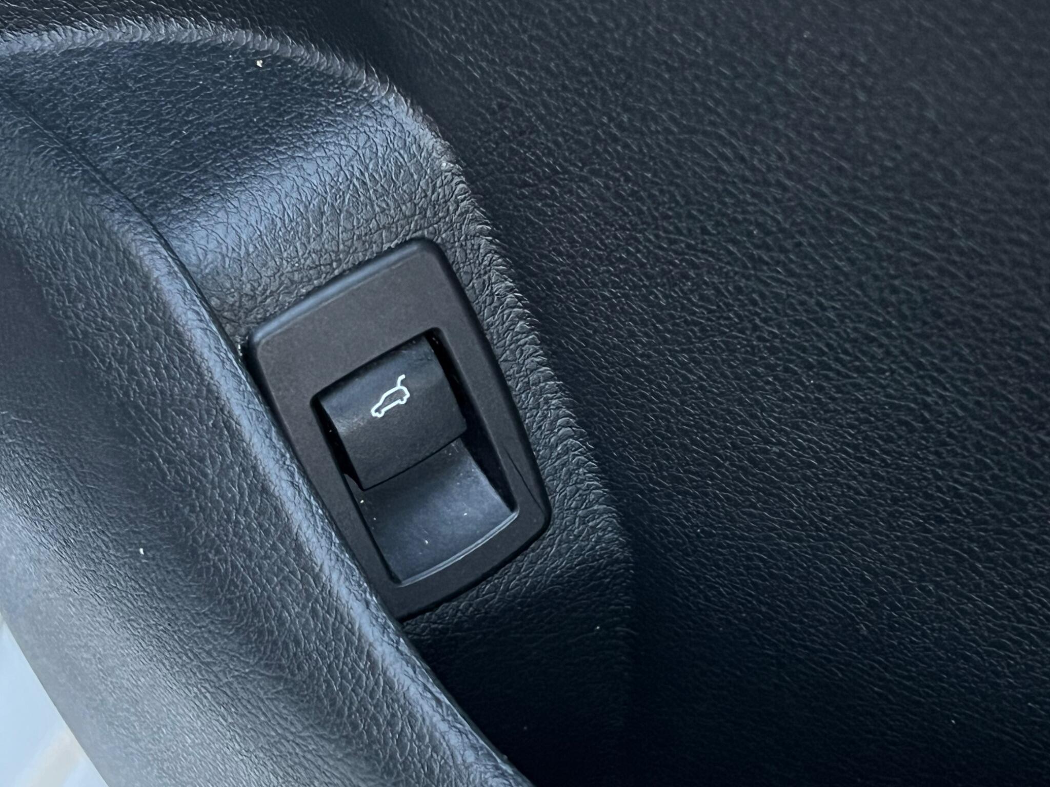 BMW 2 Series Active Tourer view 29