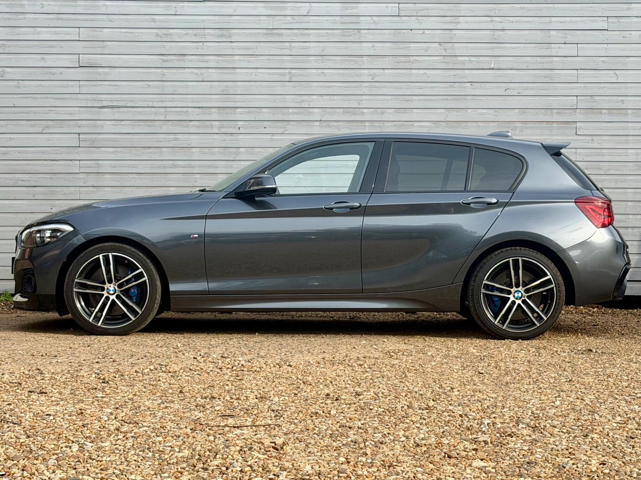 BMW 1 Series view 9