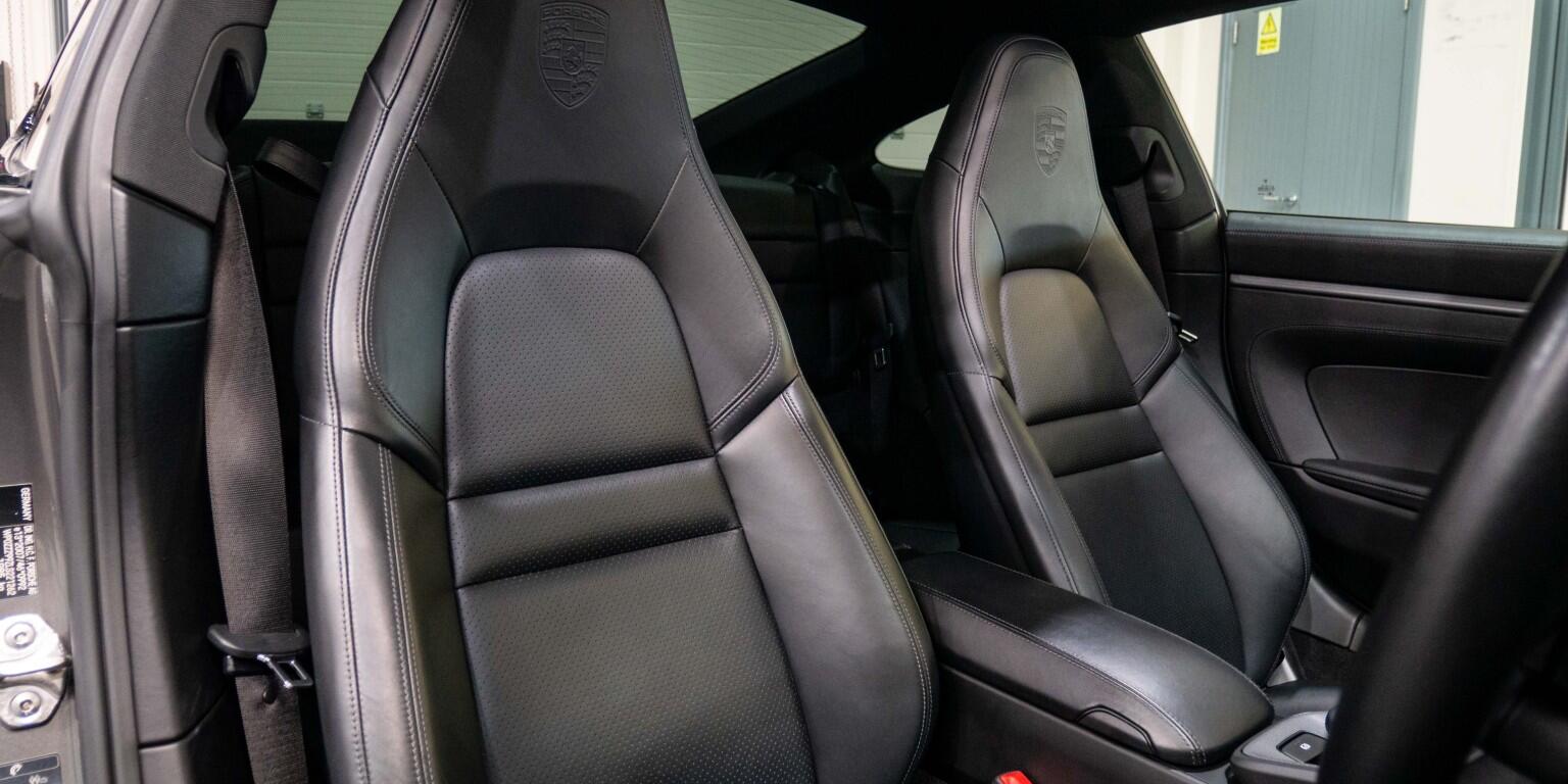 Porsche 911 view 15