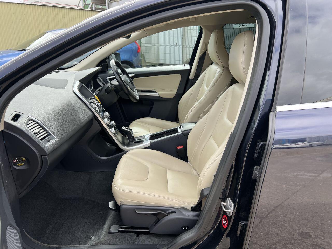Volvo XC60 view 23