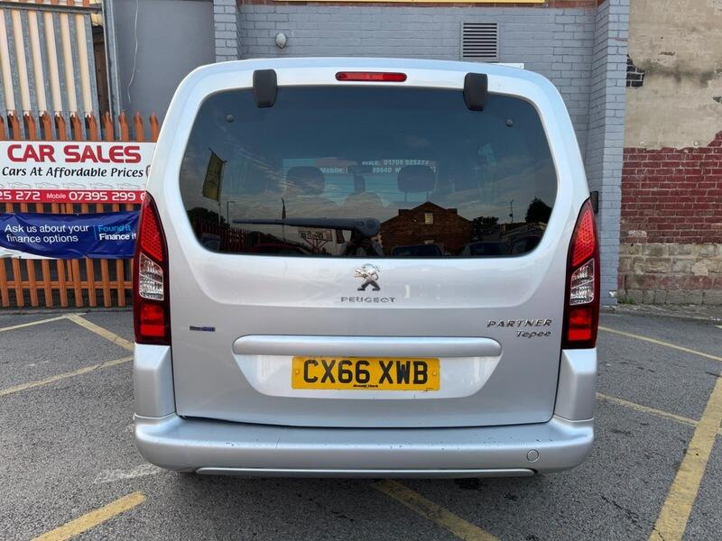 Peugeot Partner Tepee view 6