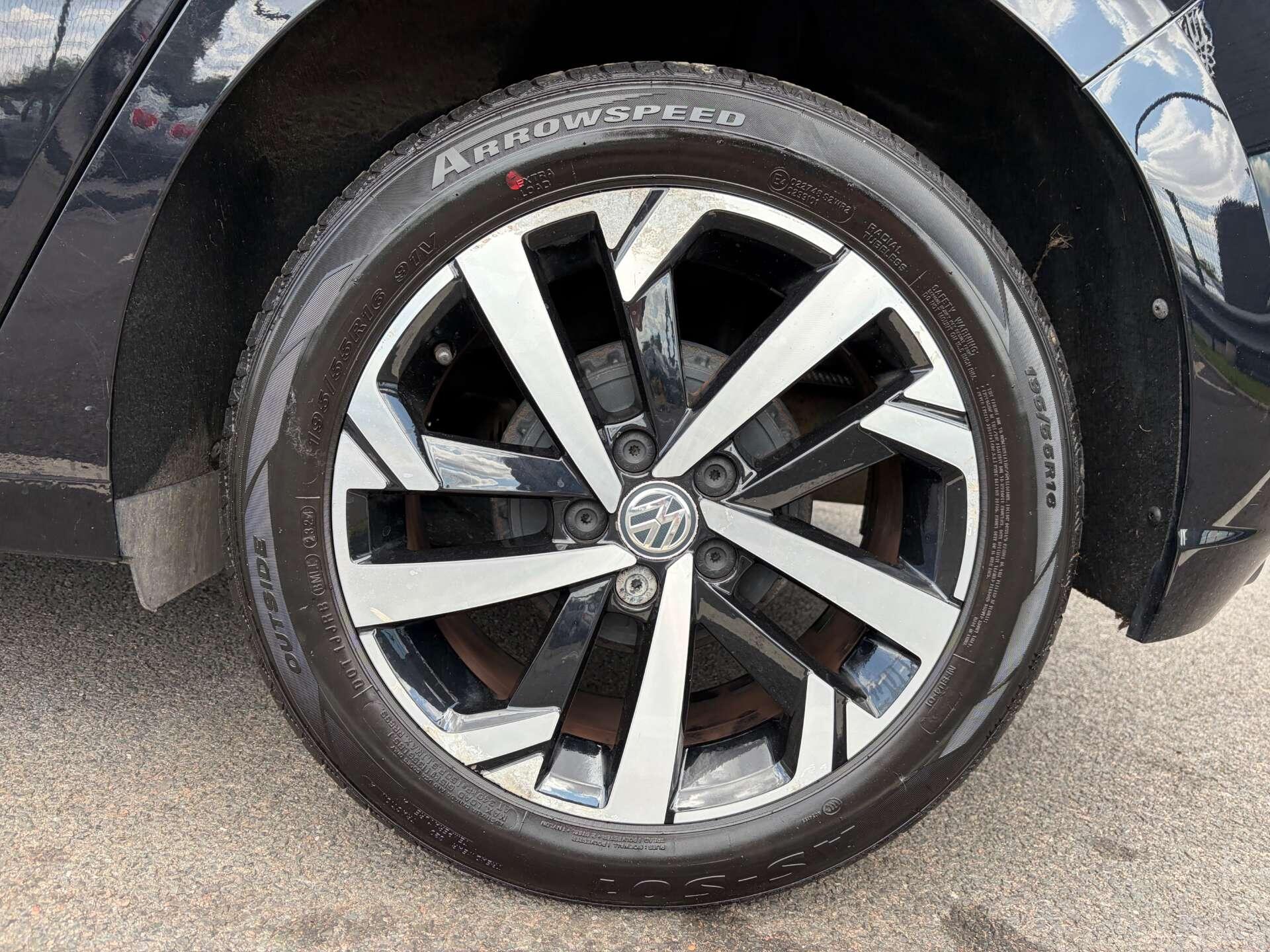 Volkswagen Polo view 12