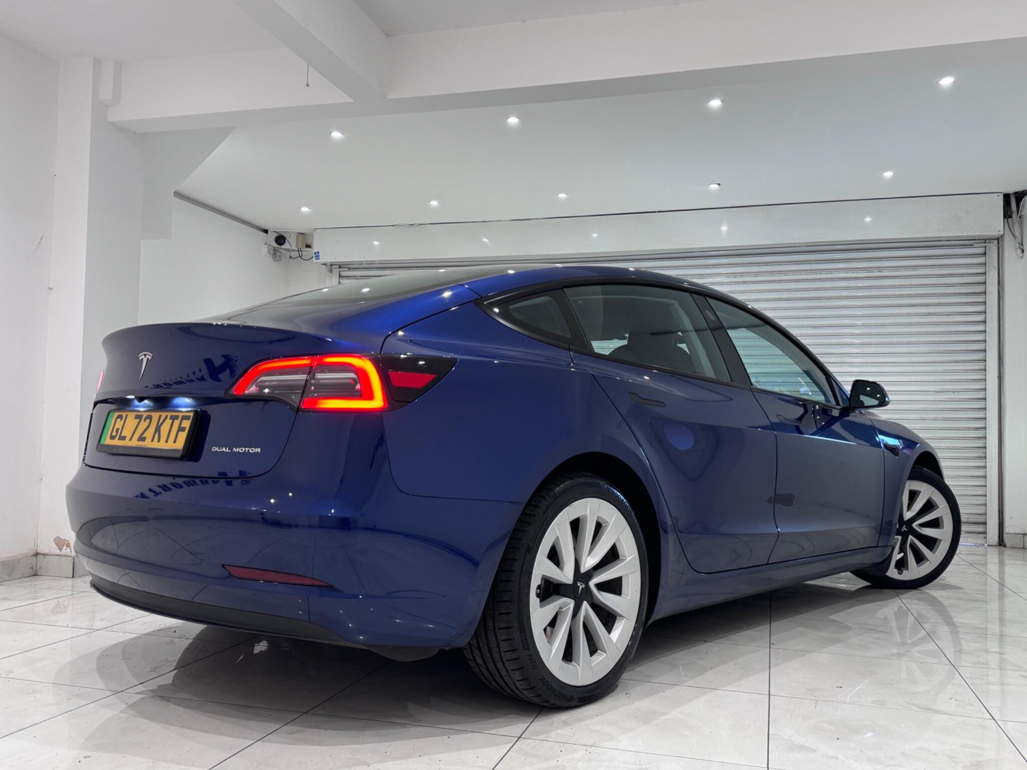 Tesla Model 3 view 3