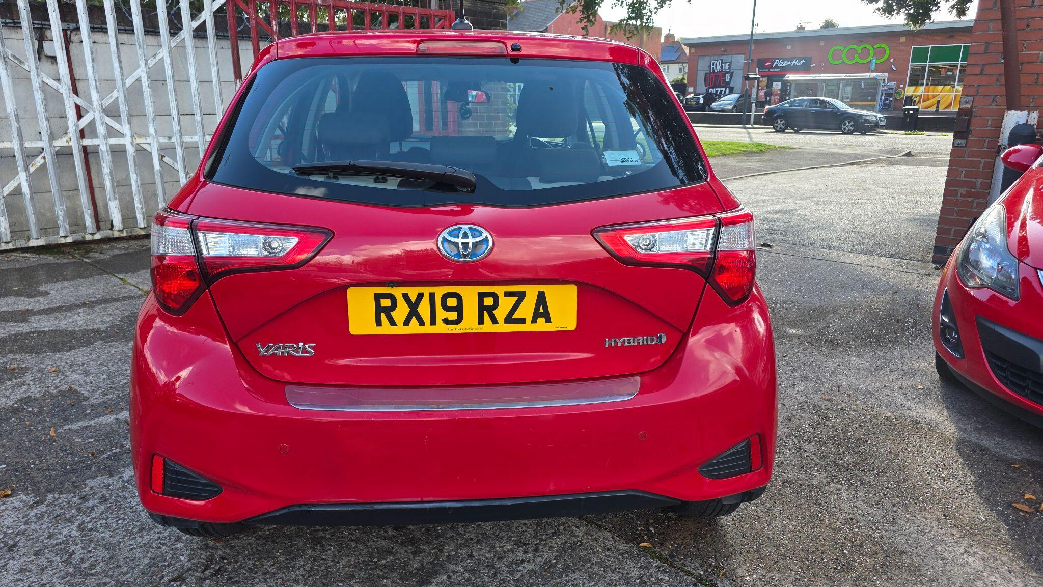 Toyota Yaris view 12