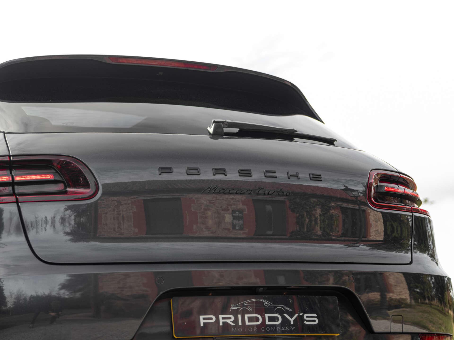 Porsche Macan view 39