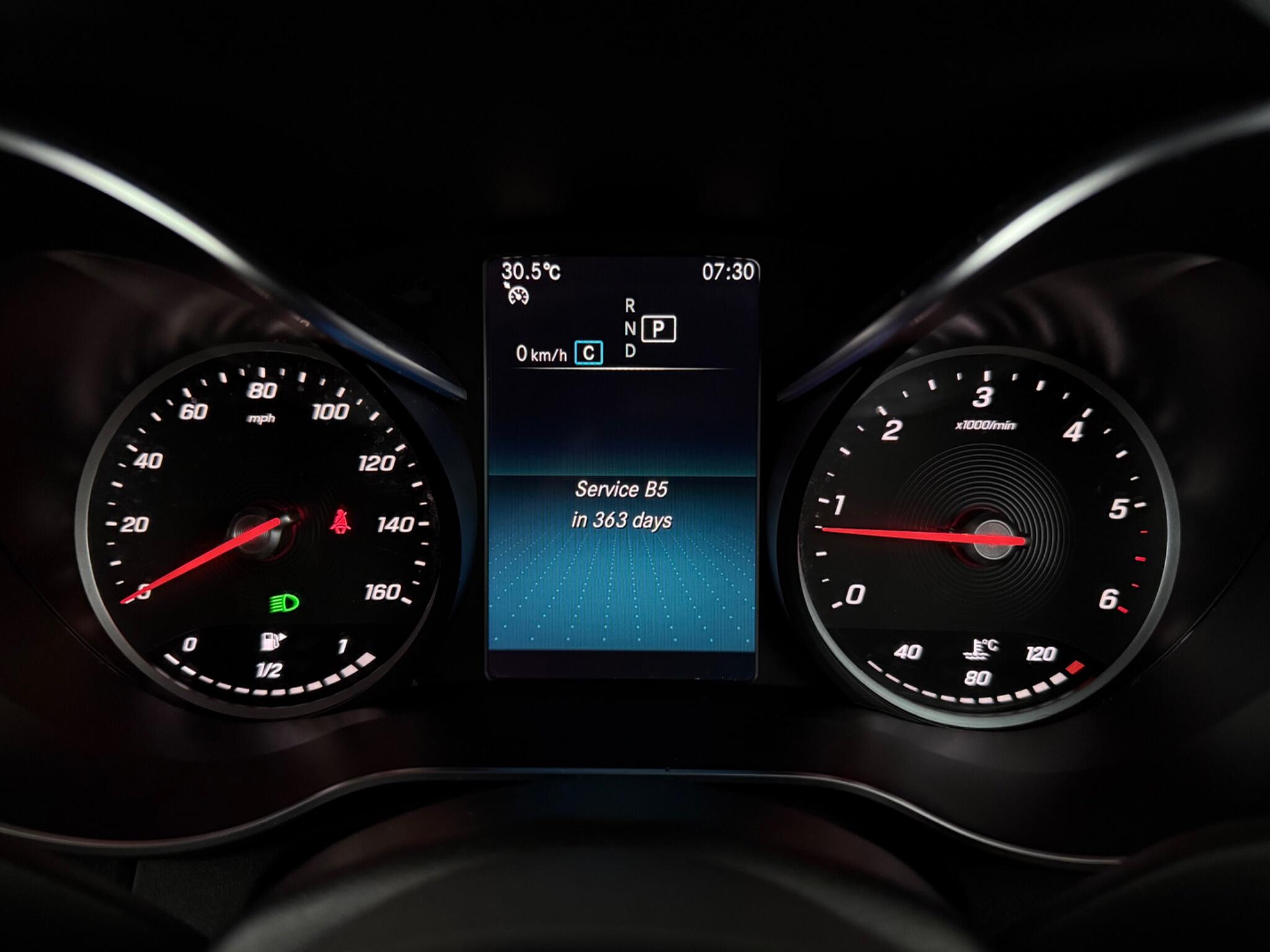 Mercedes-Benz GLC view 16
