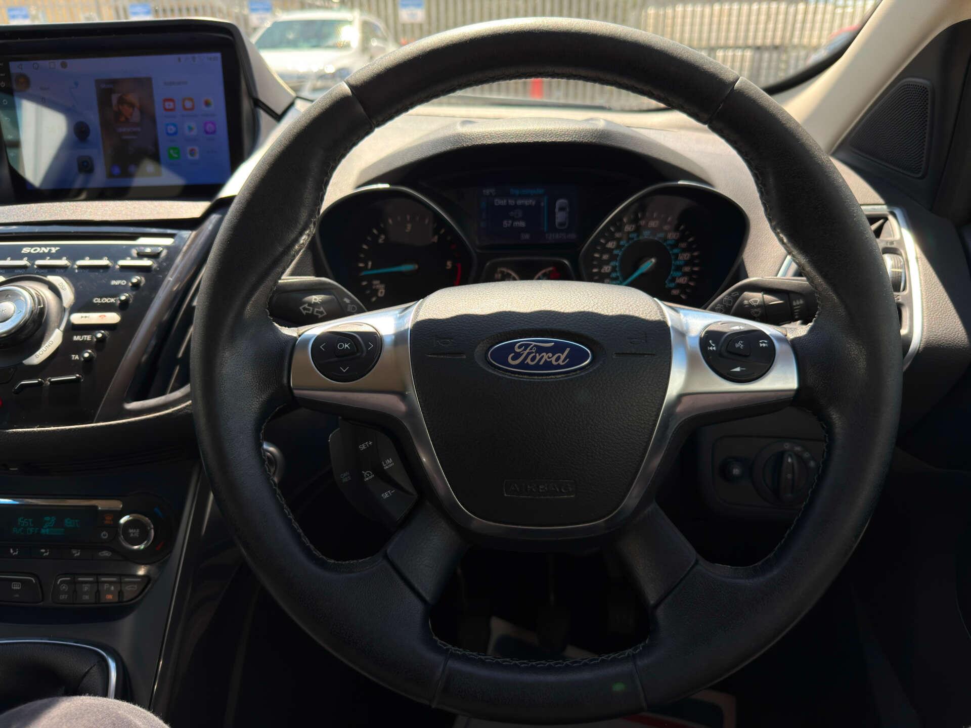 Ford Kuga view 50