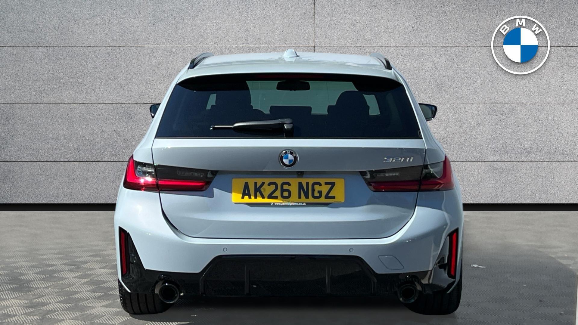 BMW 3 Series view 15