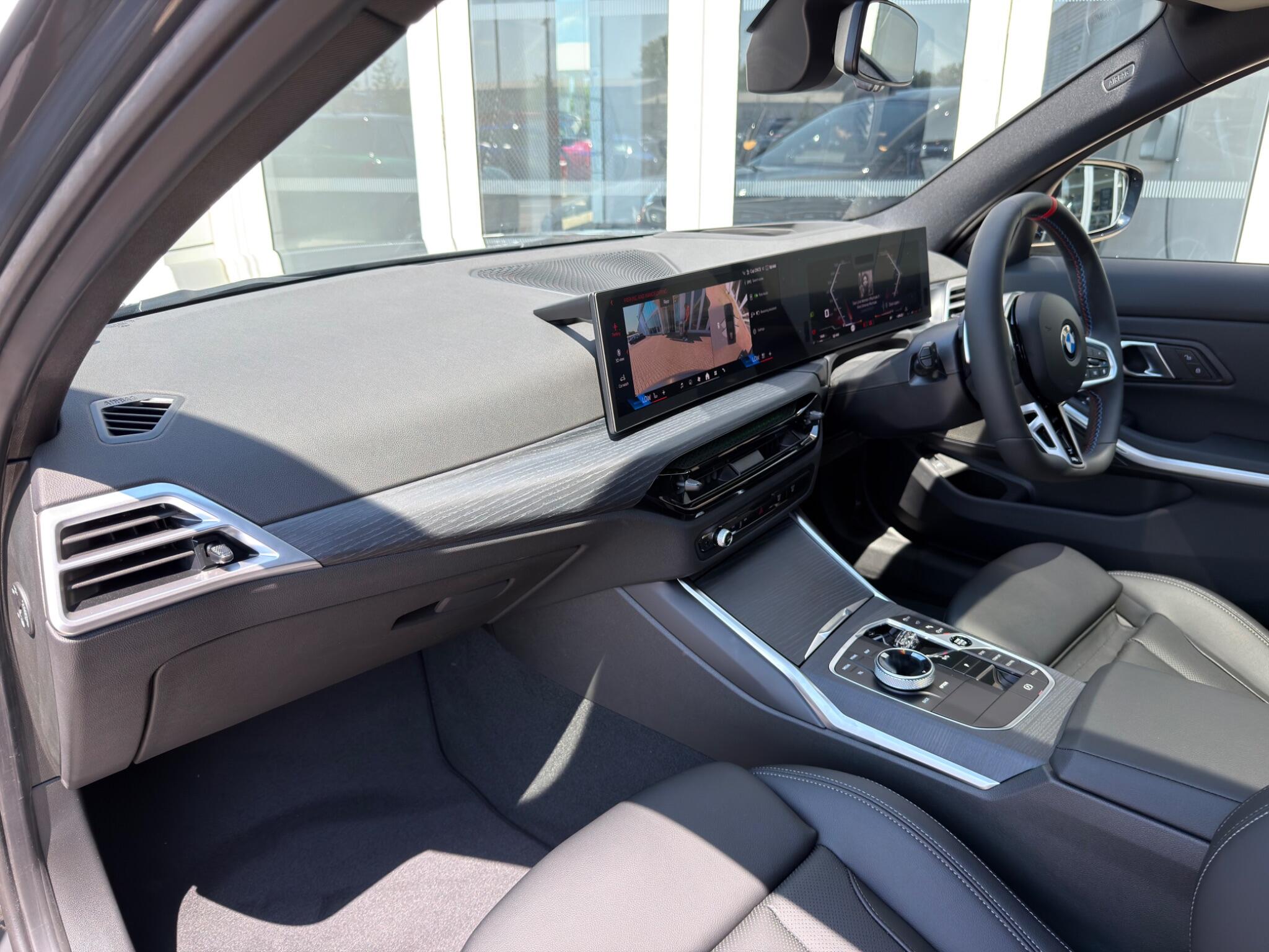 BMW 3 Series view 8