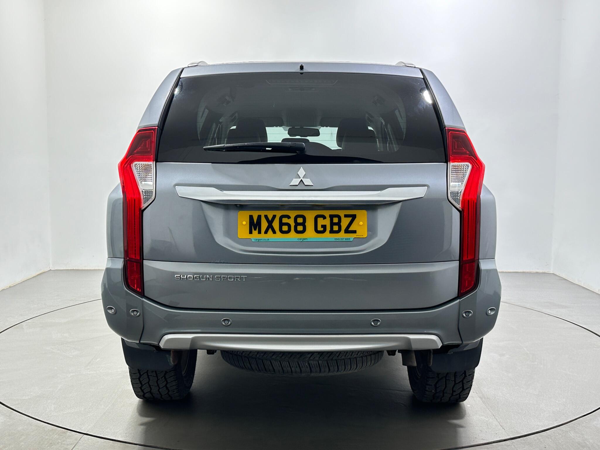 Mitsubishi Shogun Sport view 7