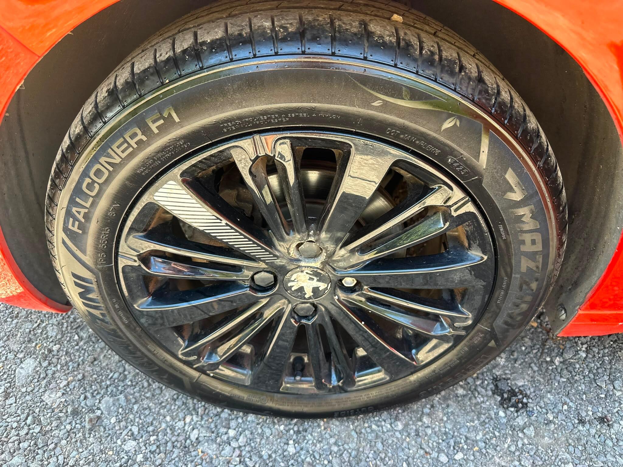Peugeot 208 view 31