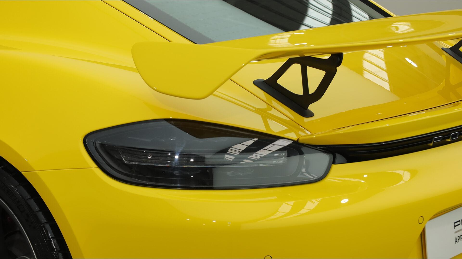 Porsche Cayman view 33