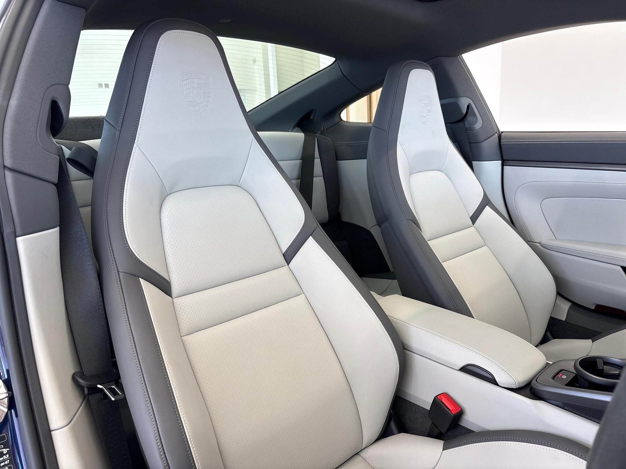 Porsche 911 view 14