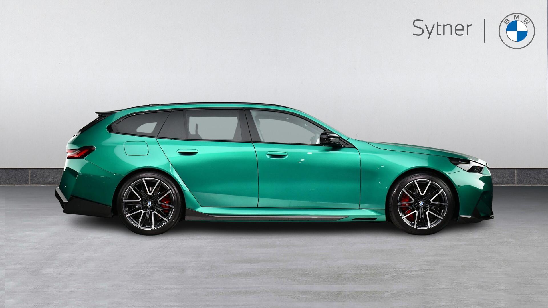 BMW M5 view 3