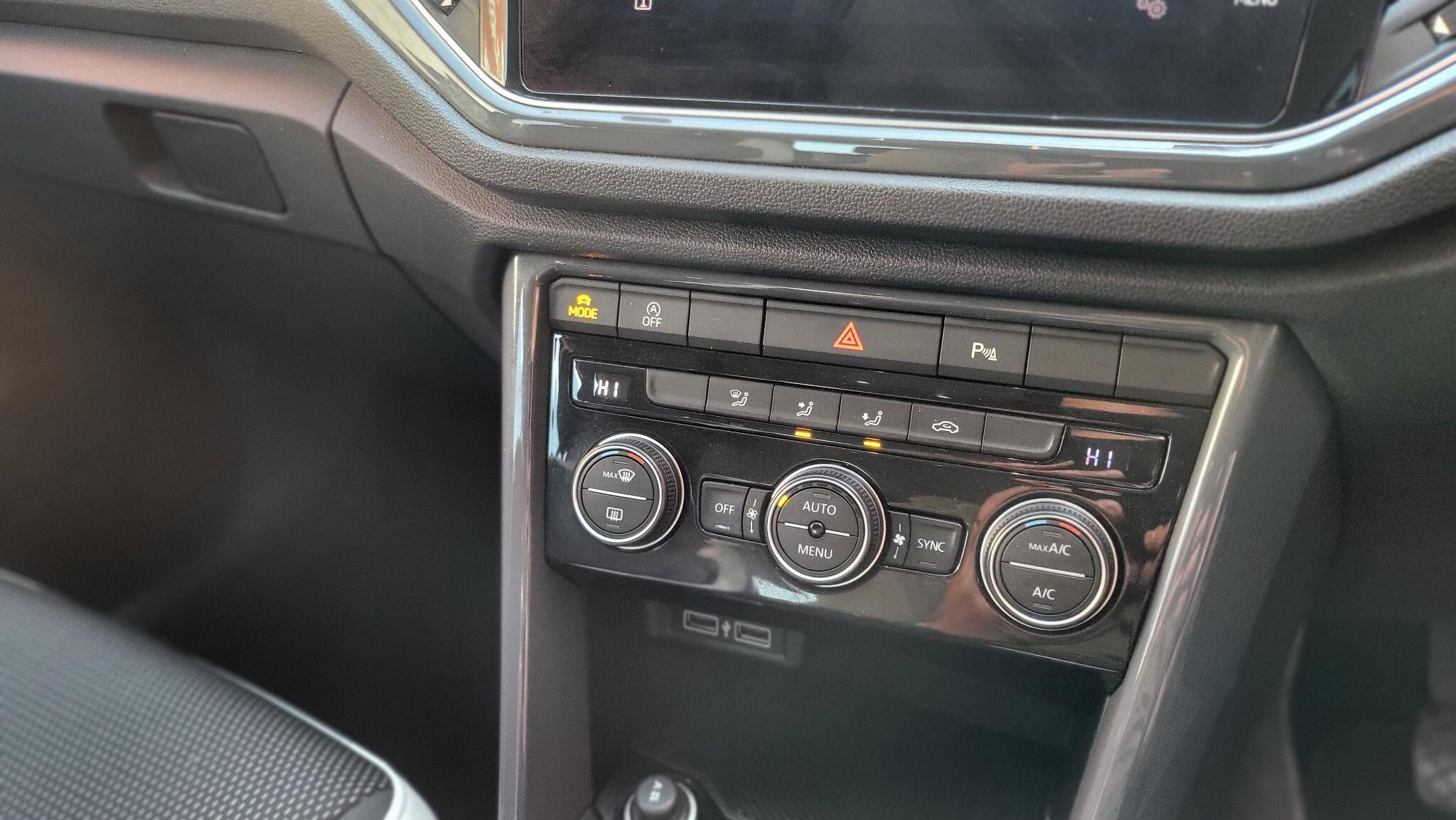 Volkswagen T-Roc view 36