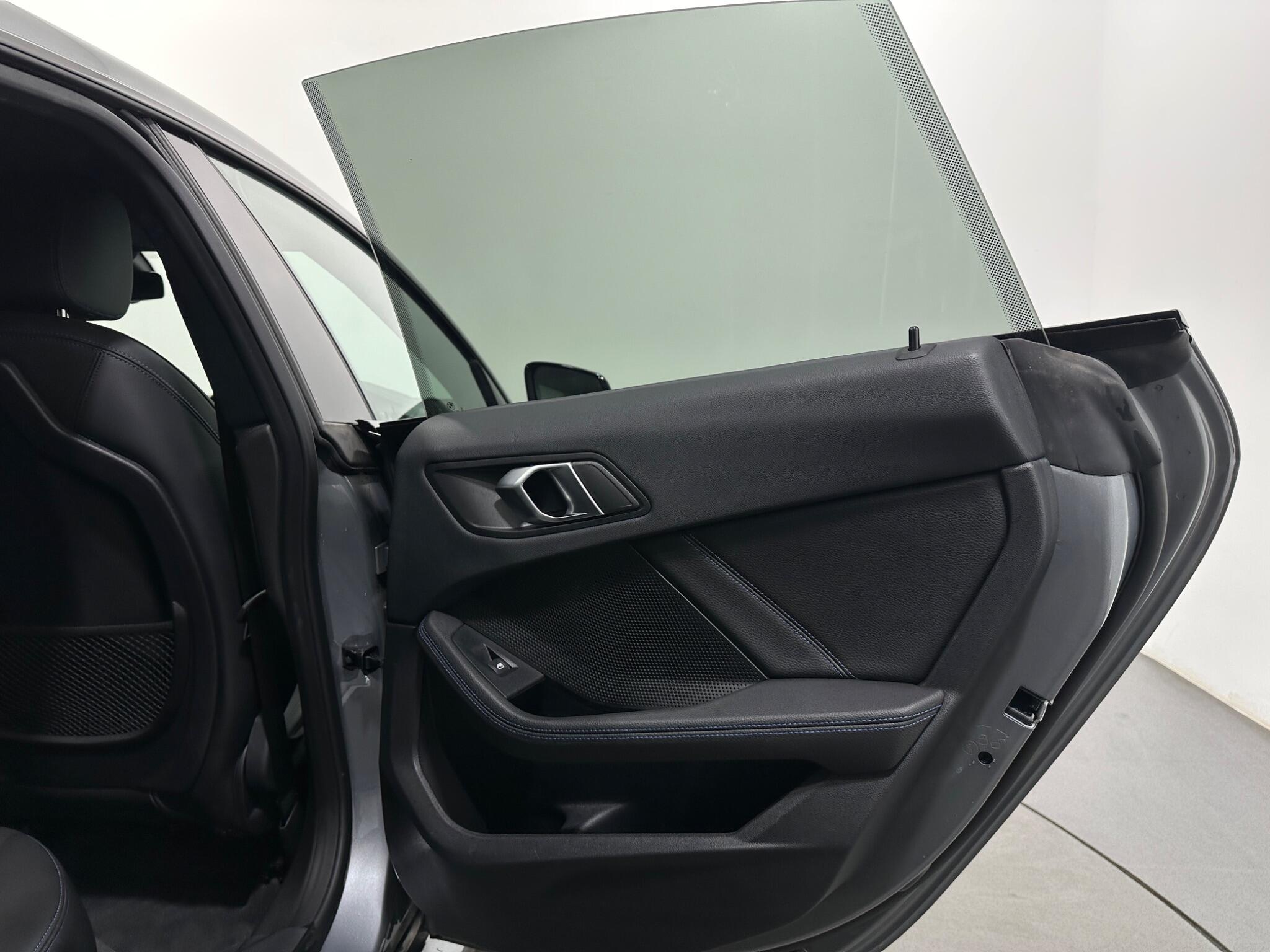 BMW 2 Series view 42