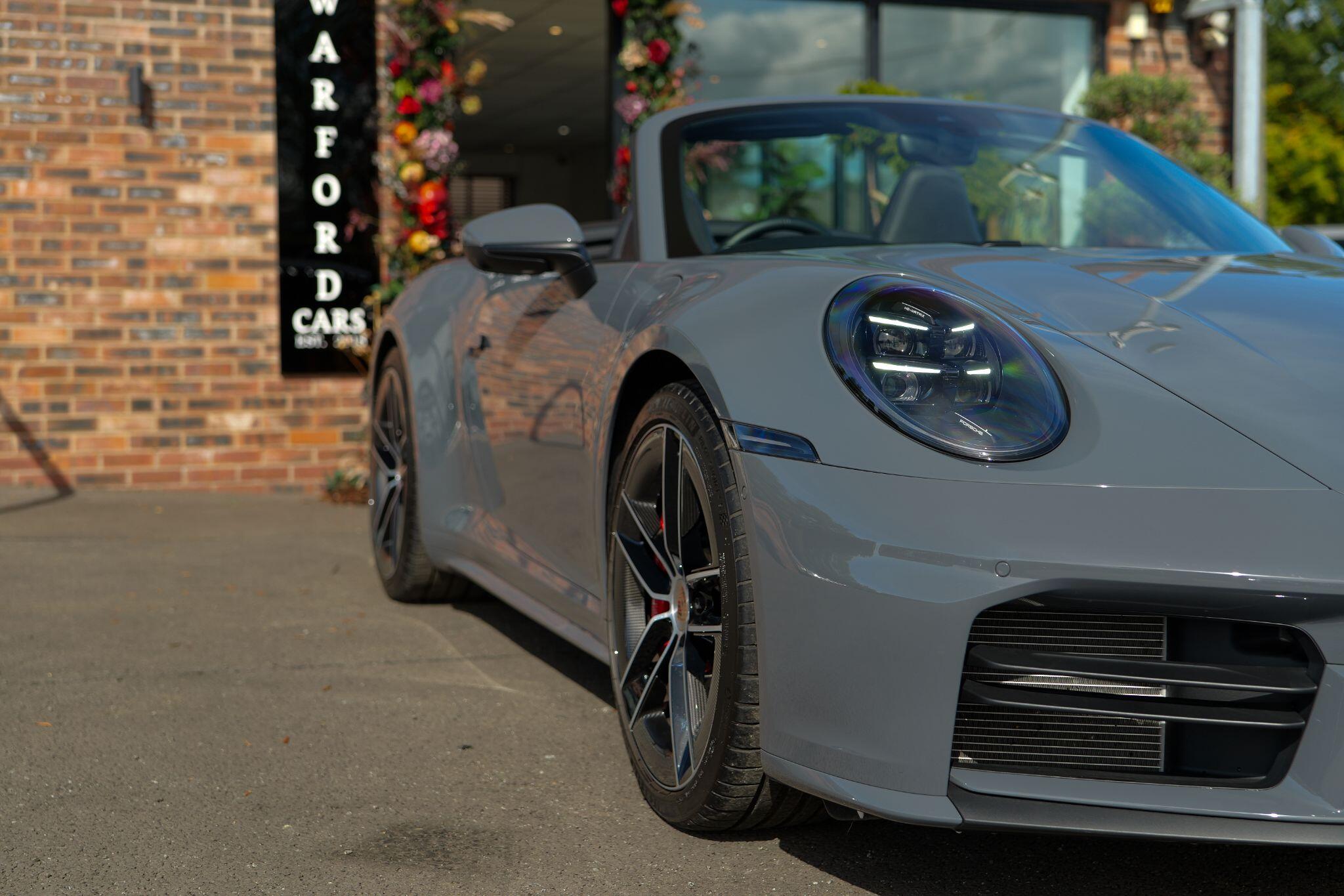 Porsche 911 view 11