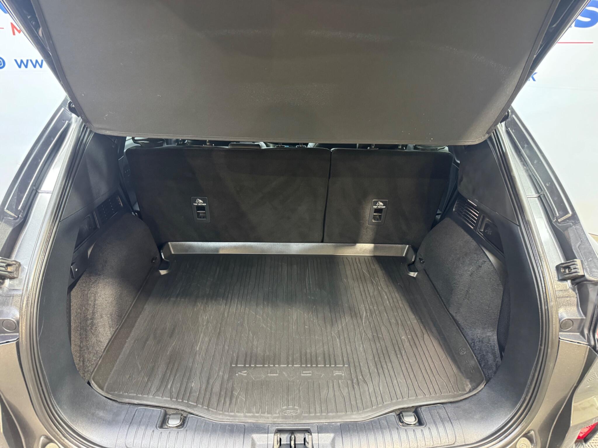 Ford Kuga view 10