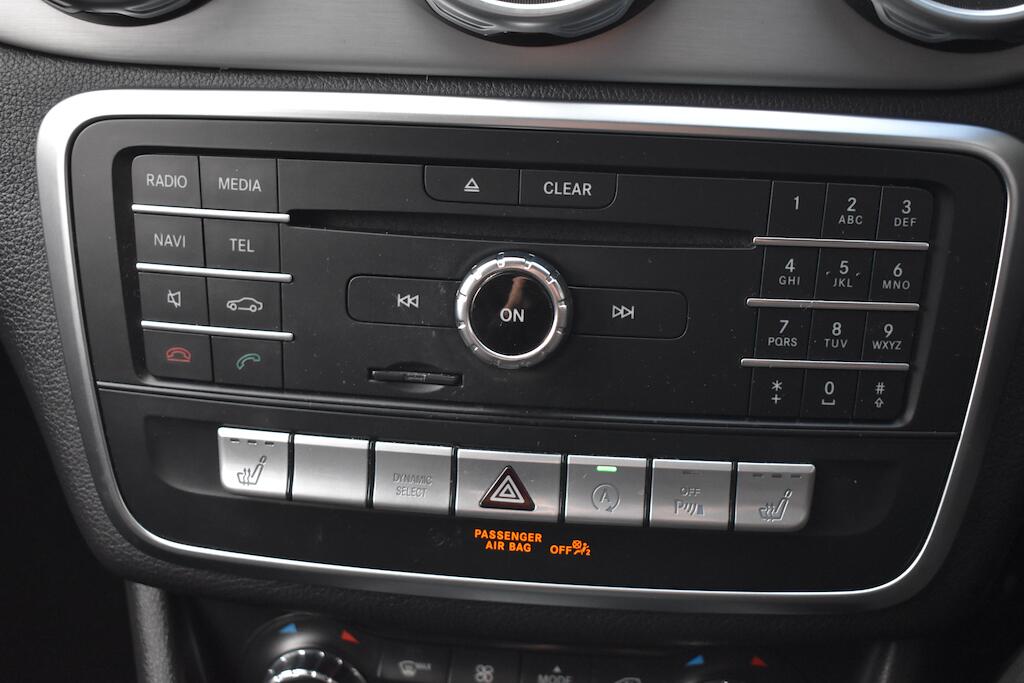 Mercedes-Benz Gla view 67