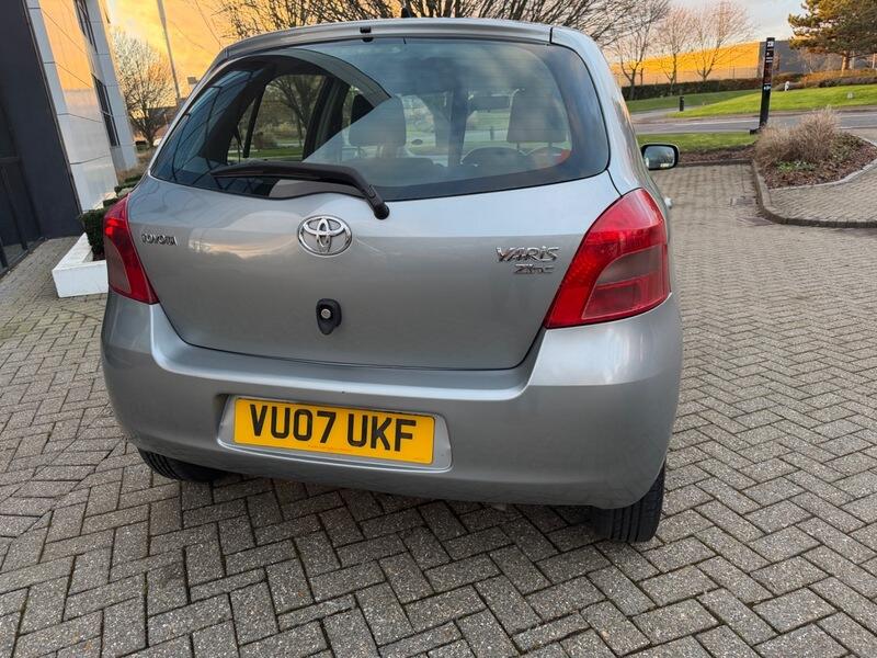 2007 Toyota Yaris image 10