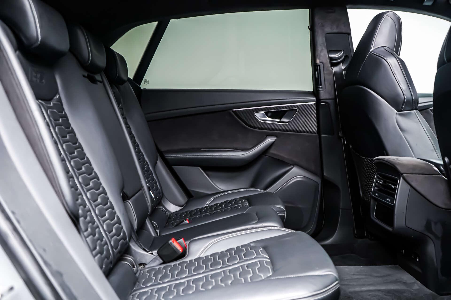Audi RS Q8 view 7