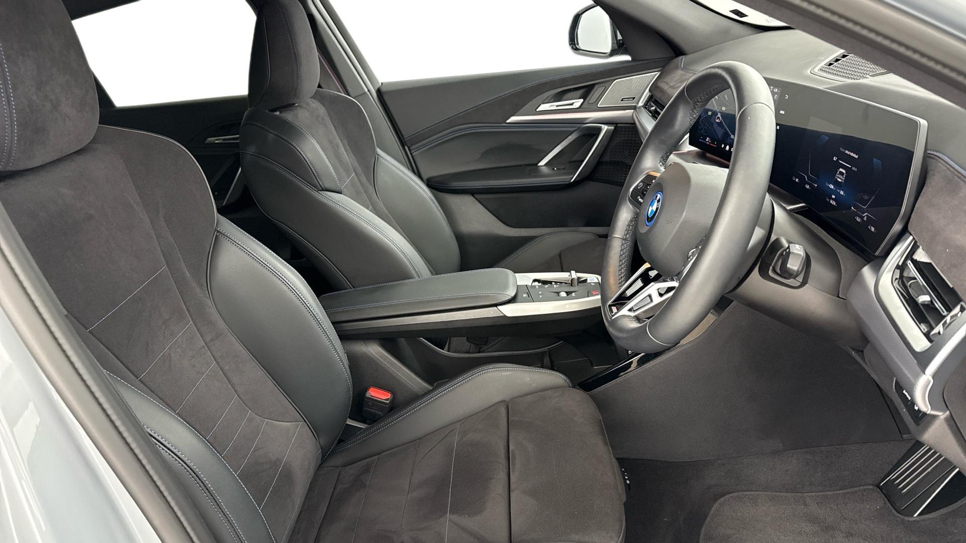 BMW Ix2 view 11