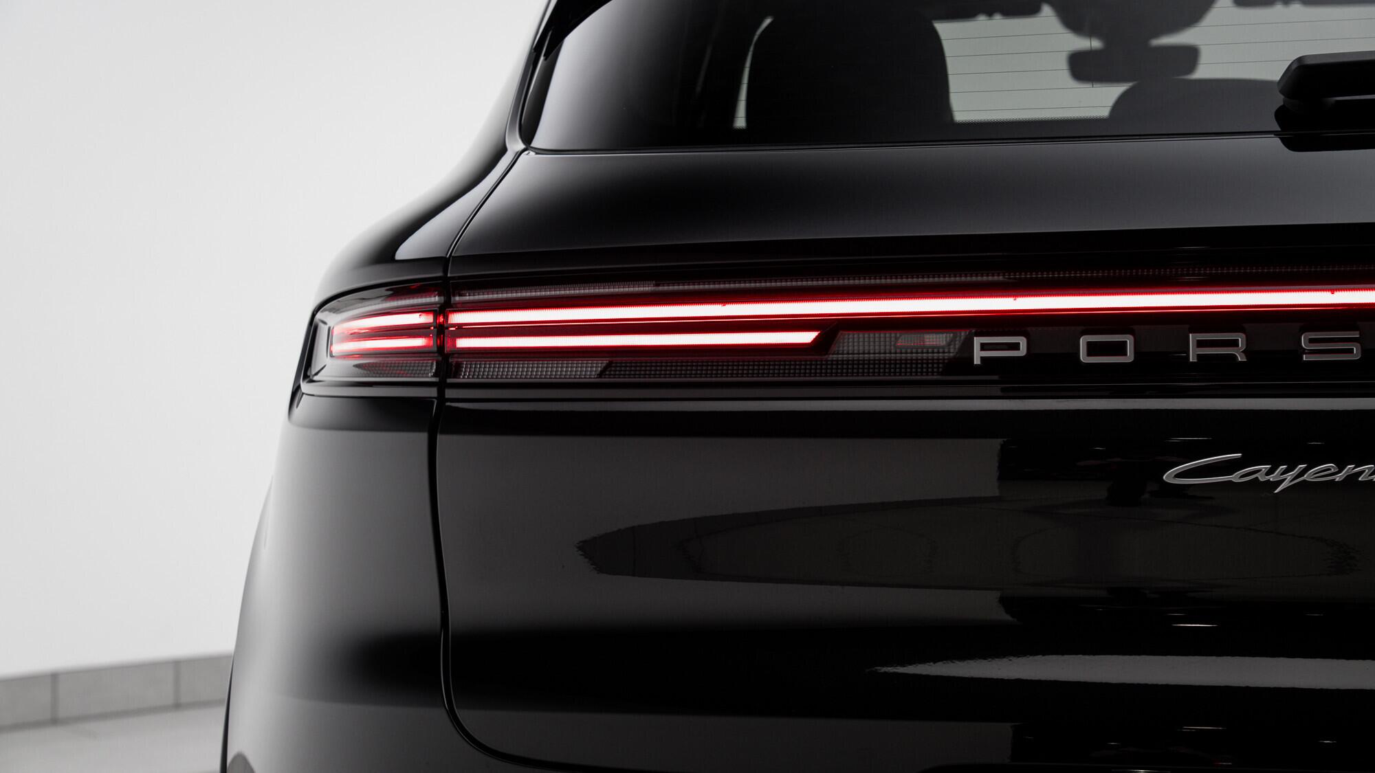 Porsche Cayenne view 14