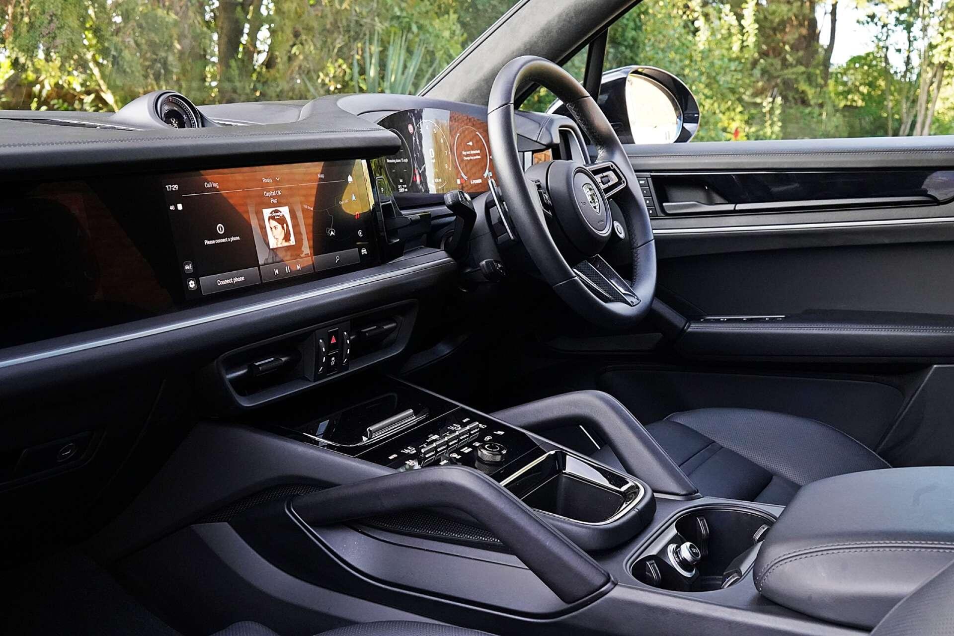 Porsche Cayenne view 18