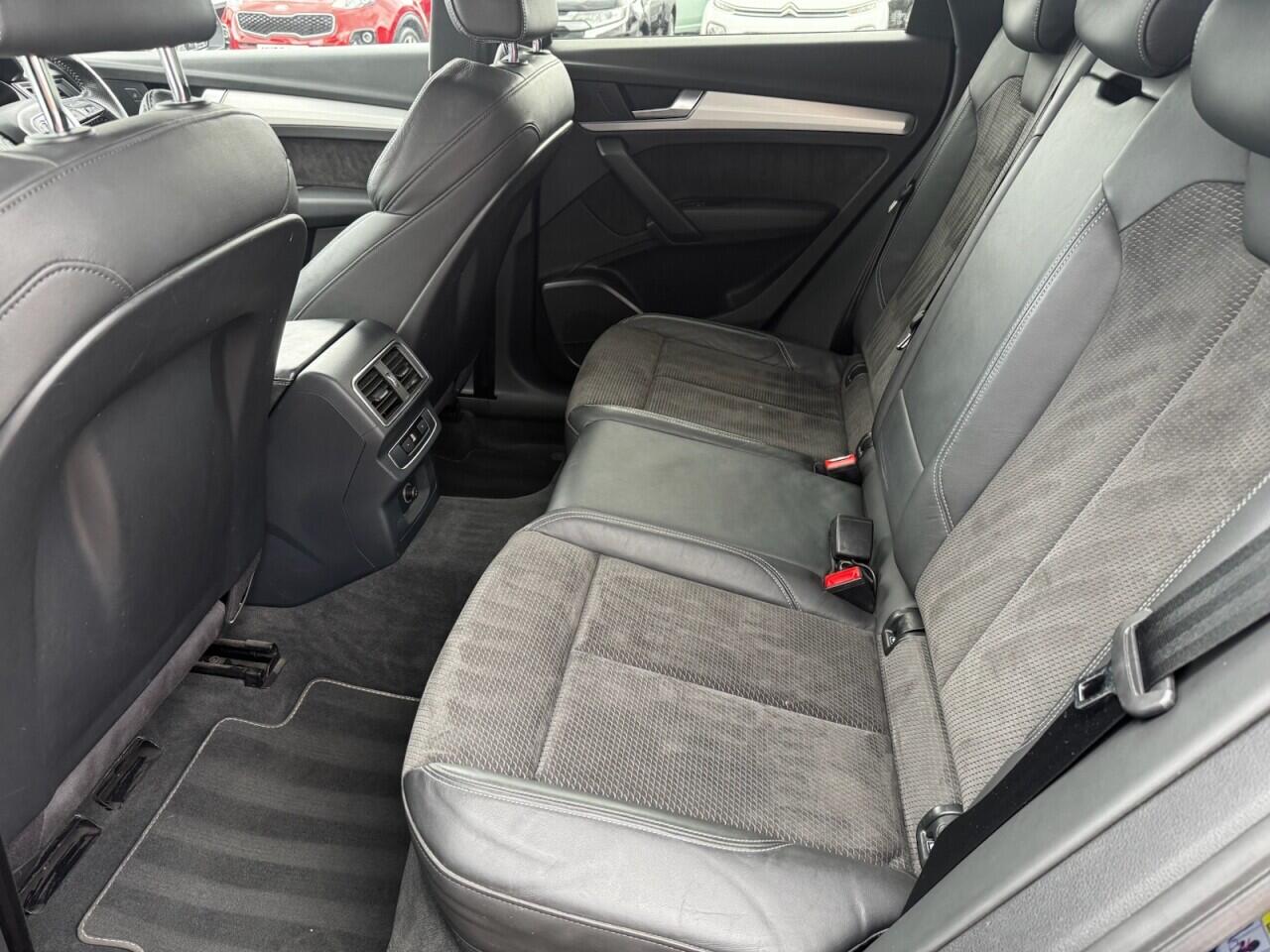 Audi Q5 view 31