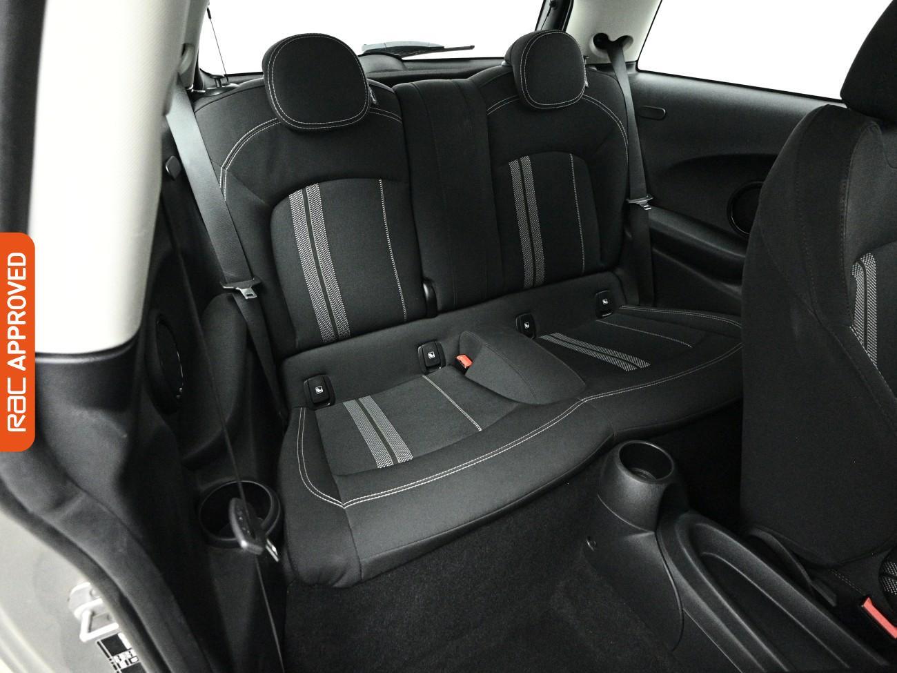 Mini Hatch view 14