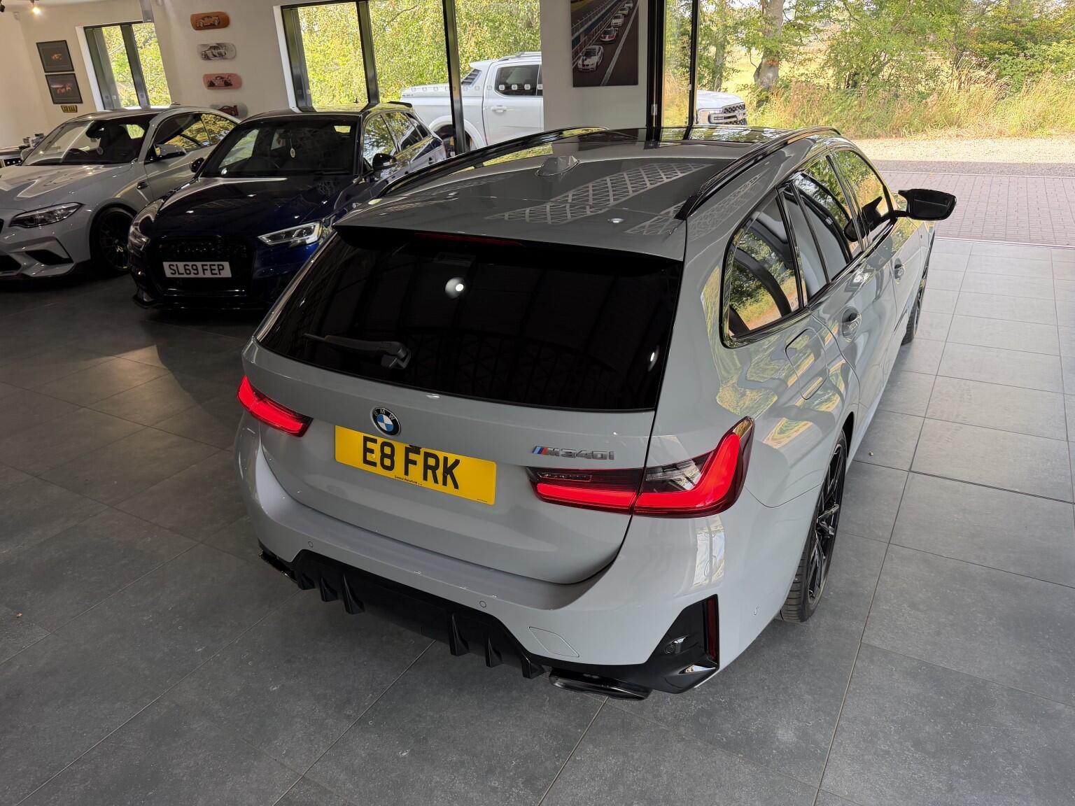 BMW 3 Series view 36