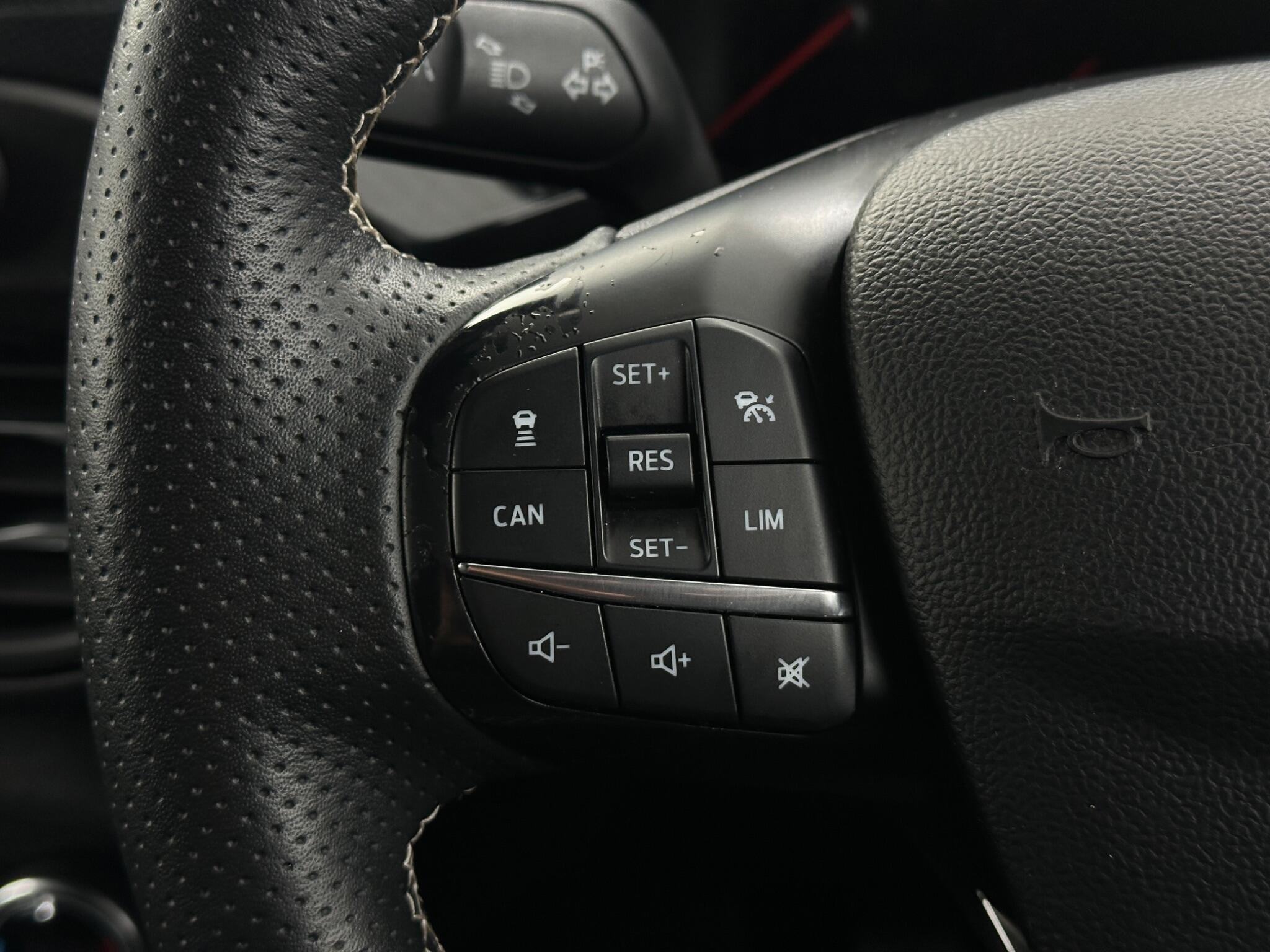 Ford Focus view 15