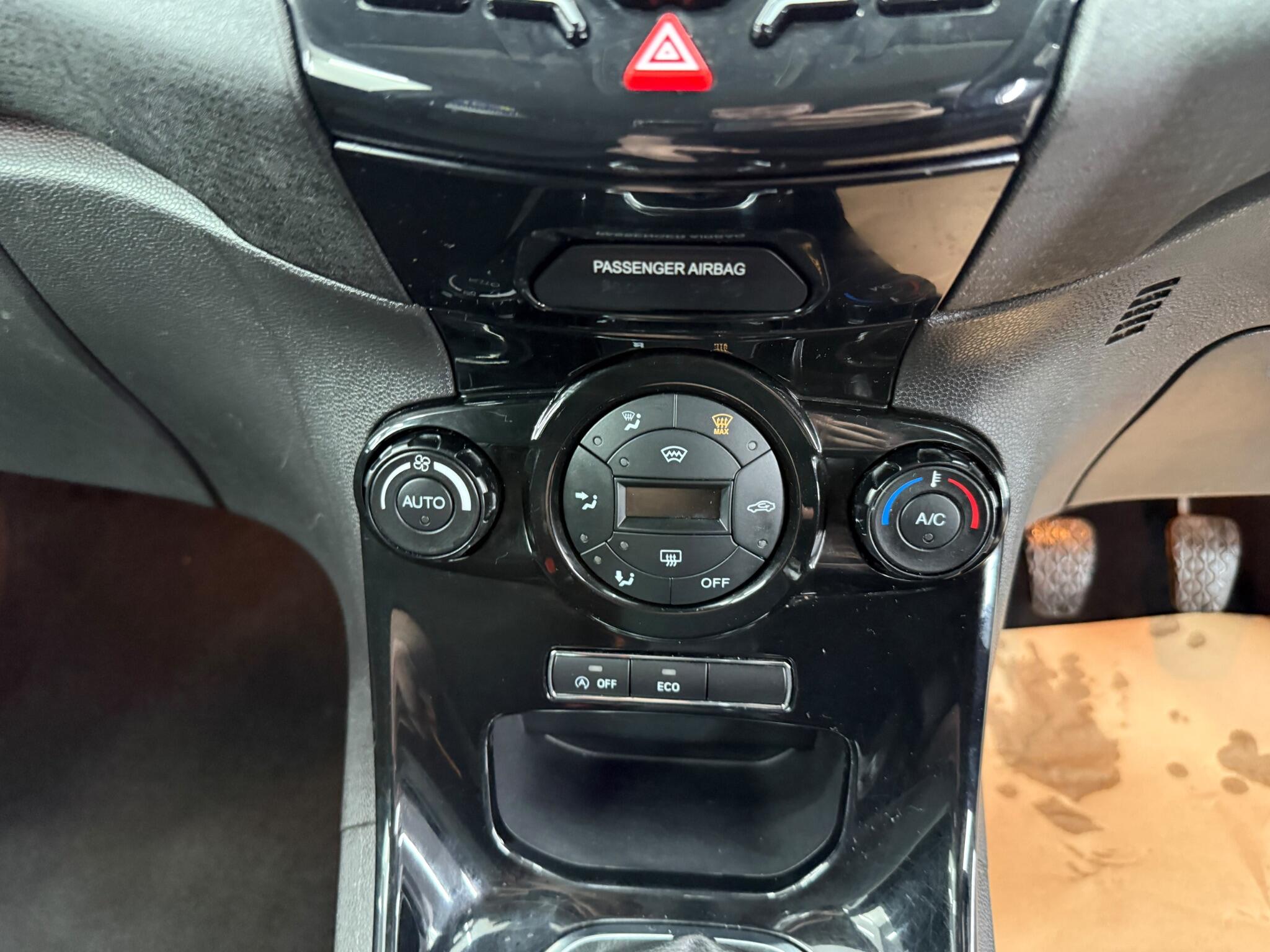 Ford Fiesta view 38