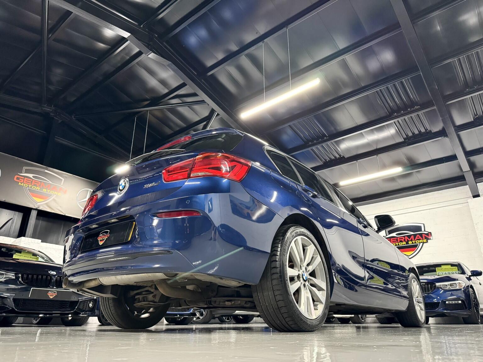 BMW 1 Series view 8