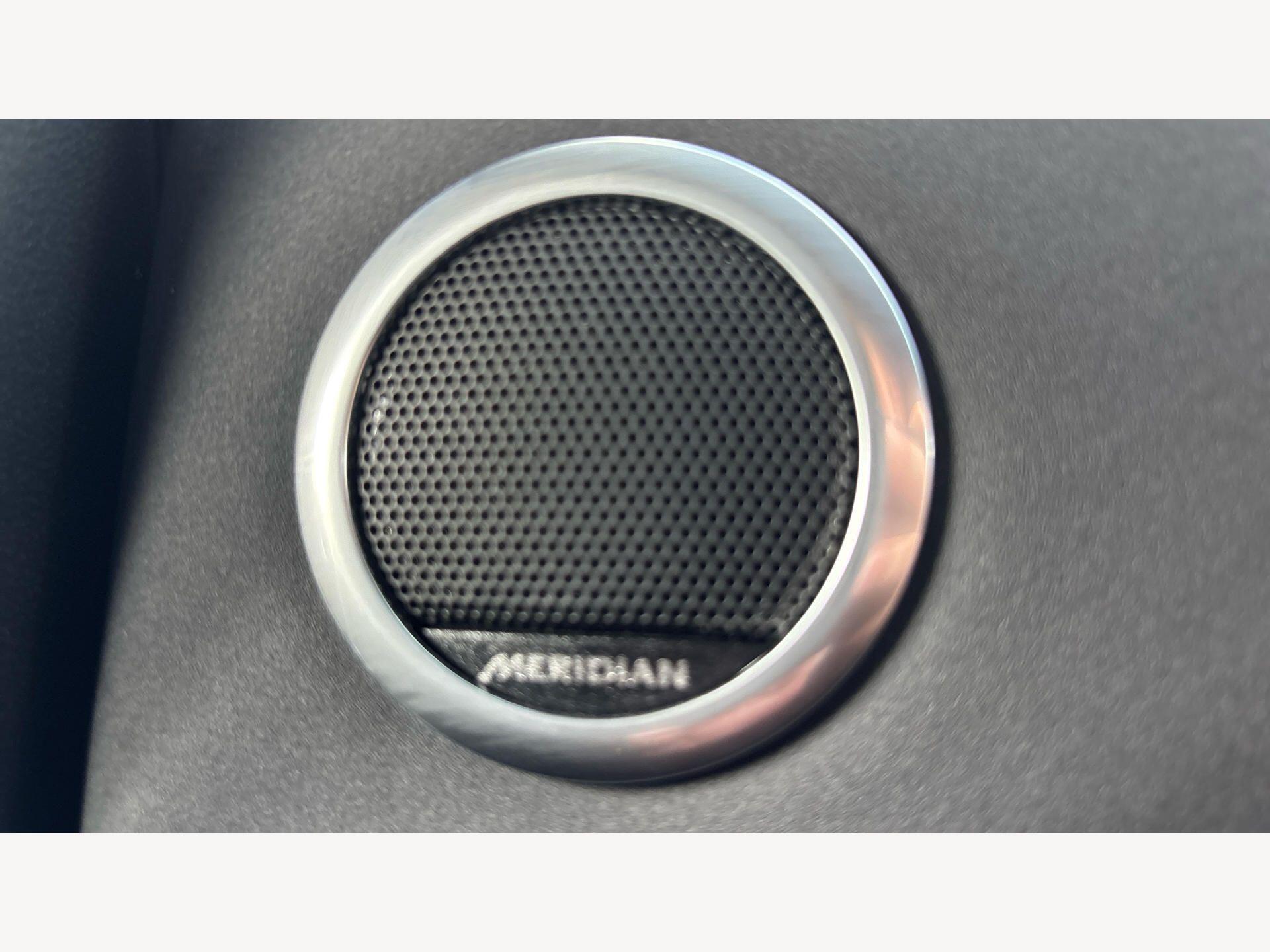 Land Rover Discovery Sport view 28