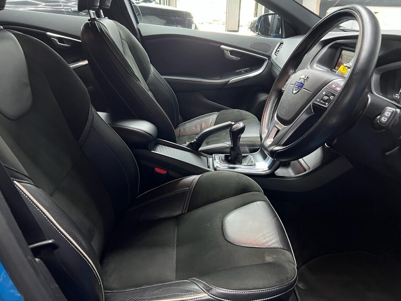 Volvo V40 view 34