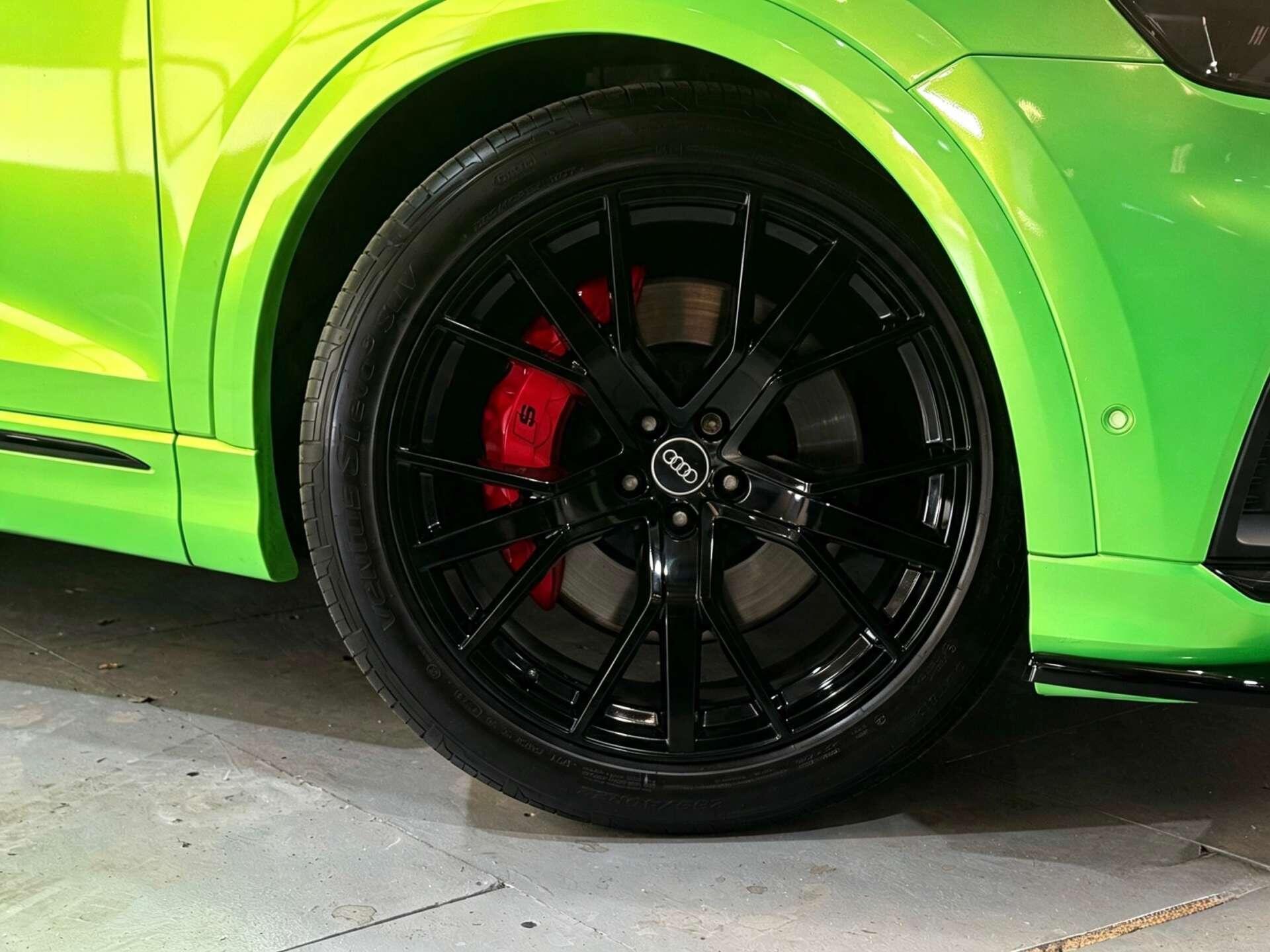 Audi SQ8 view 5
