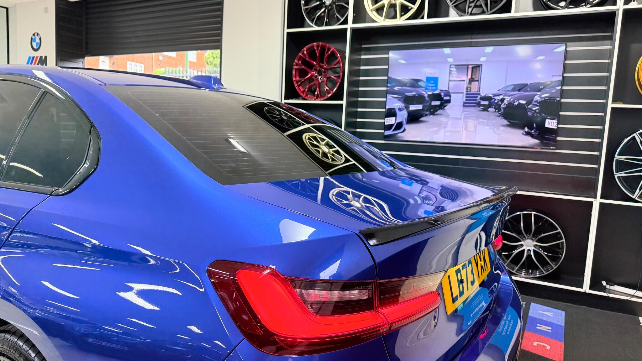BMW 3 Series view 29