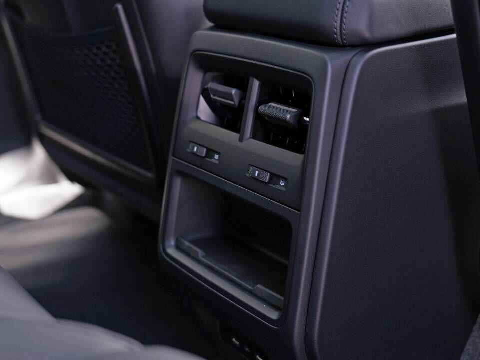 Porsche Macan view 21